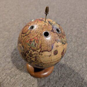 Enesco Globe Decor